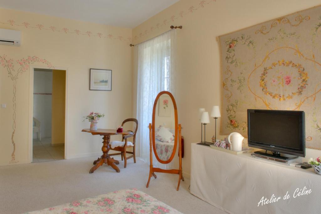 Le Castel Du Mont Boise Hotel Montboucher-sur-Jabron Екстериор снимка