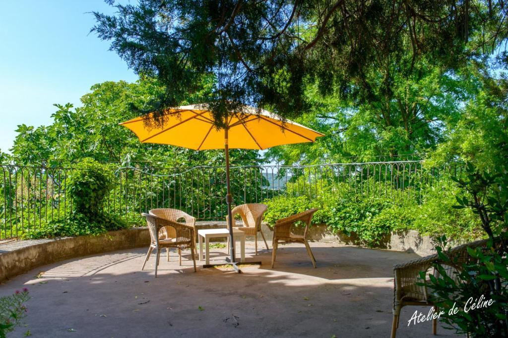 Le Castel Du Mont Boise Hotel Montboucher-sur-Jabron Екстериор снимка