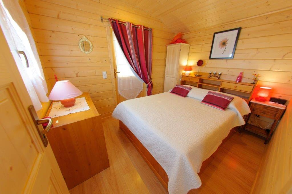 Le Castel Du Mont Boise Hotel Montboucher-sur-Jabron Екстериор снимка